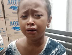 Diduga Ditinggalkan di jalan, Seorang Gadis Kecil Menangis Didepan Alfamart Hingga Malam